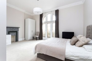 อพาร์ทเมนท์, หลายเตียง | 2 ห้องนอน, เตารีด/โต๊ะรีดผ้า, Wi-Fi ฟรี, ผ้าปูที่นอน