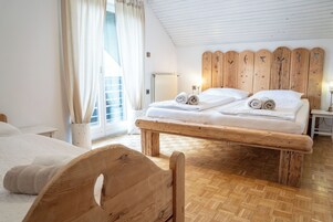 Apartamento, 2 quartos, sacada, vista para a montanha | Berços (sobretaxa), Wi-Fi de cortesia, roupa de cama