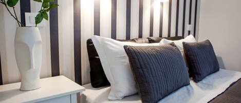 Artículos del minibar gratis y caja de seguridad en la habitación