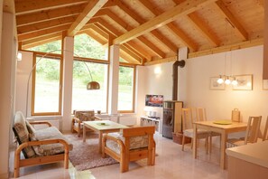 Apartment (No. 9) | Living room