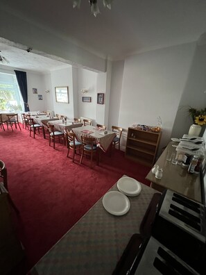 Breakfast area - The Berry Hotel (Paignton)