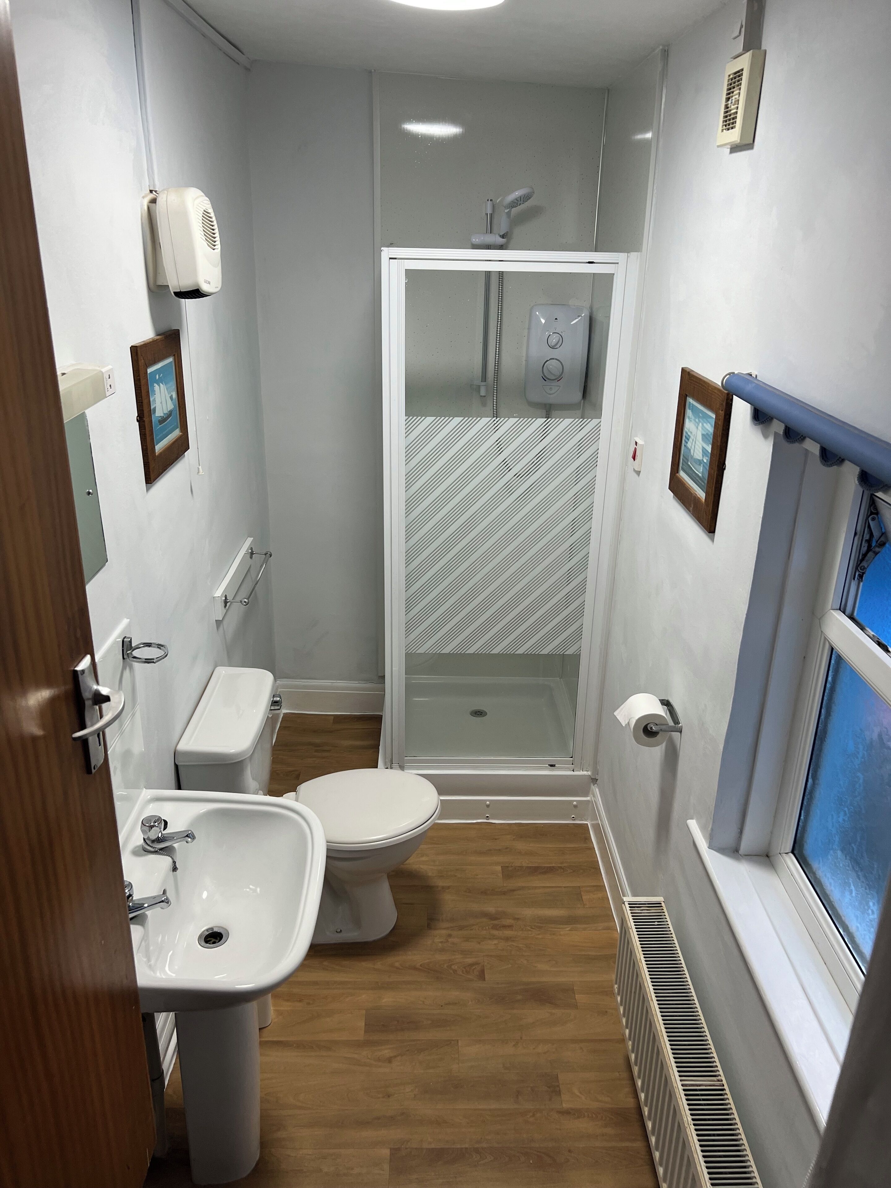 Double Room (10) | Bathroom