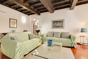 Apartment, 2 Schlafzimmer | Wohnzimmer | Fernseher