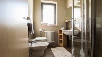 Double or Twin Room, Balcony | Bathroom | Shower, free toiletries, hair dryer, bidet