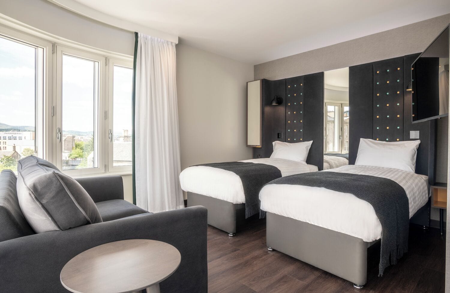 双床房, 2 张单人床 | 加厚床垫、客房内保险箱、办公桌、笔记本电脑工作区