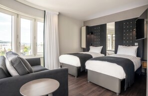 Cosy Twin with Window