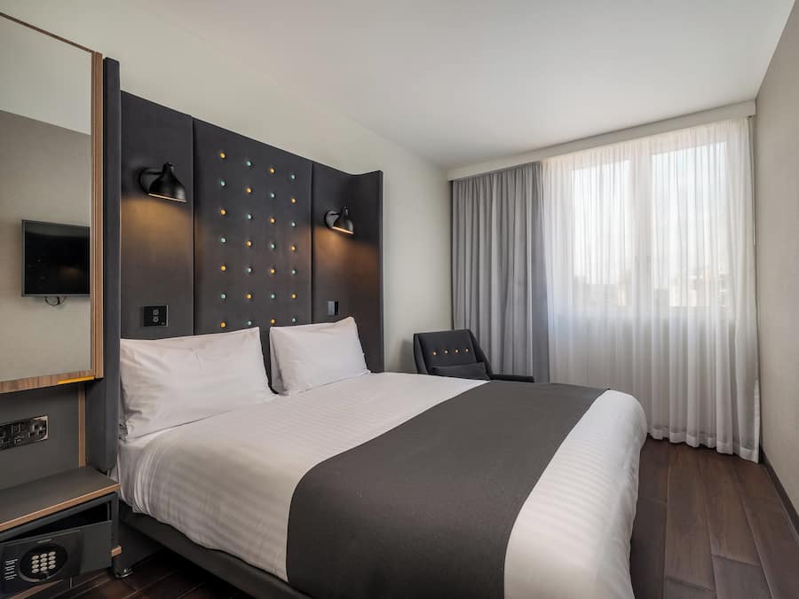 Comfy Double with Window | Pillow-top beds, in-room safe, desk, laptop workspace