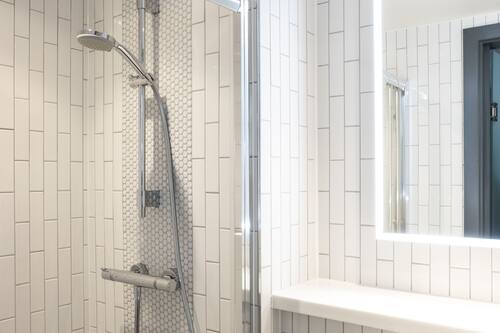 Shower, free toiletries, hair dryer, towels