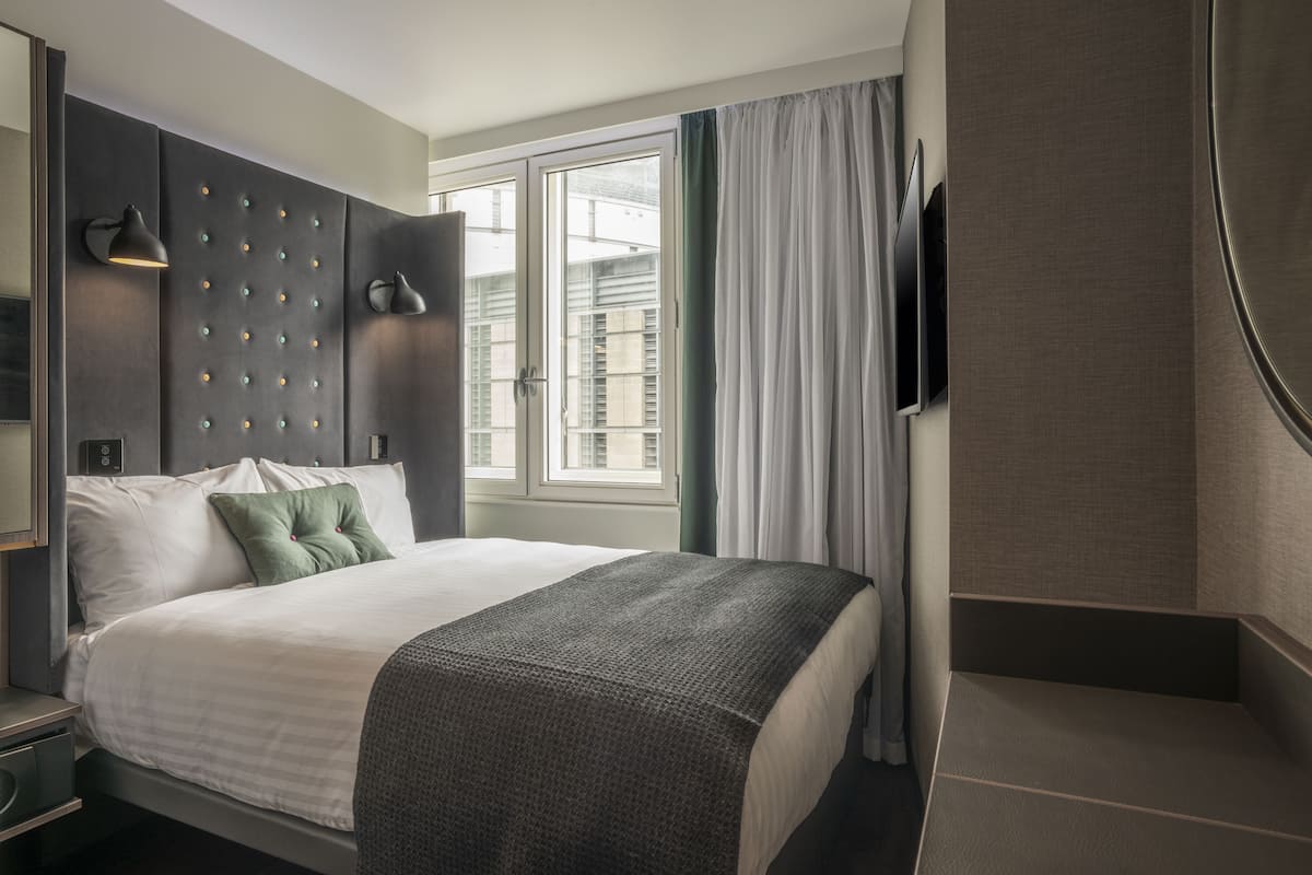 Doppelzimmer, 1 Doppelbett | Pillowtop-Betten, Zimmersafe, Schreibtisch