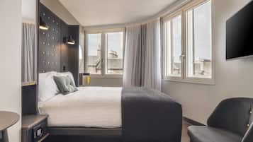 Camas con pillow-top, caja de seguridad en la habitación y escritorio