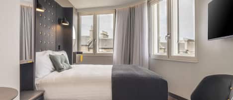 Comfy Double with Window | Pillow-top beds, in-room safe, desk, laptop workspace