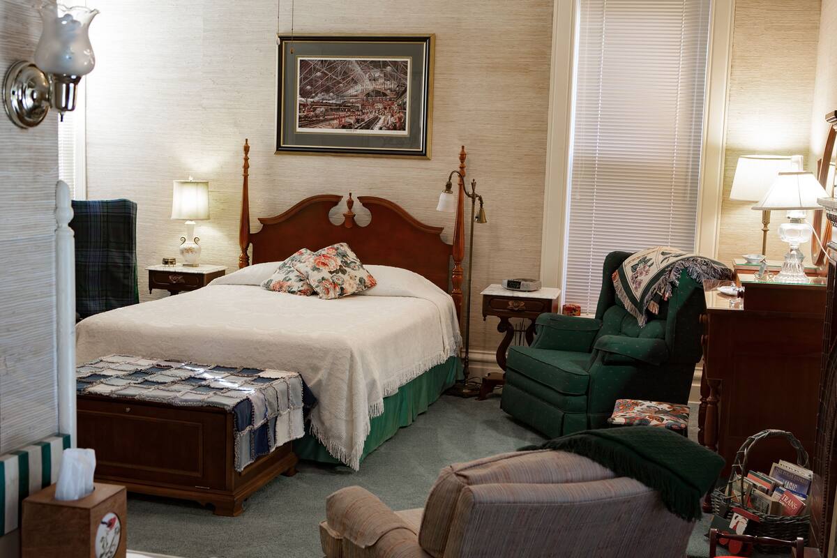4-Sunset Park Suite