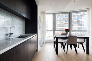 Apartment, 2 Bedrooms | In-room dining - Biscayne Avenue Deluxe (London)
