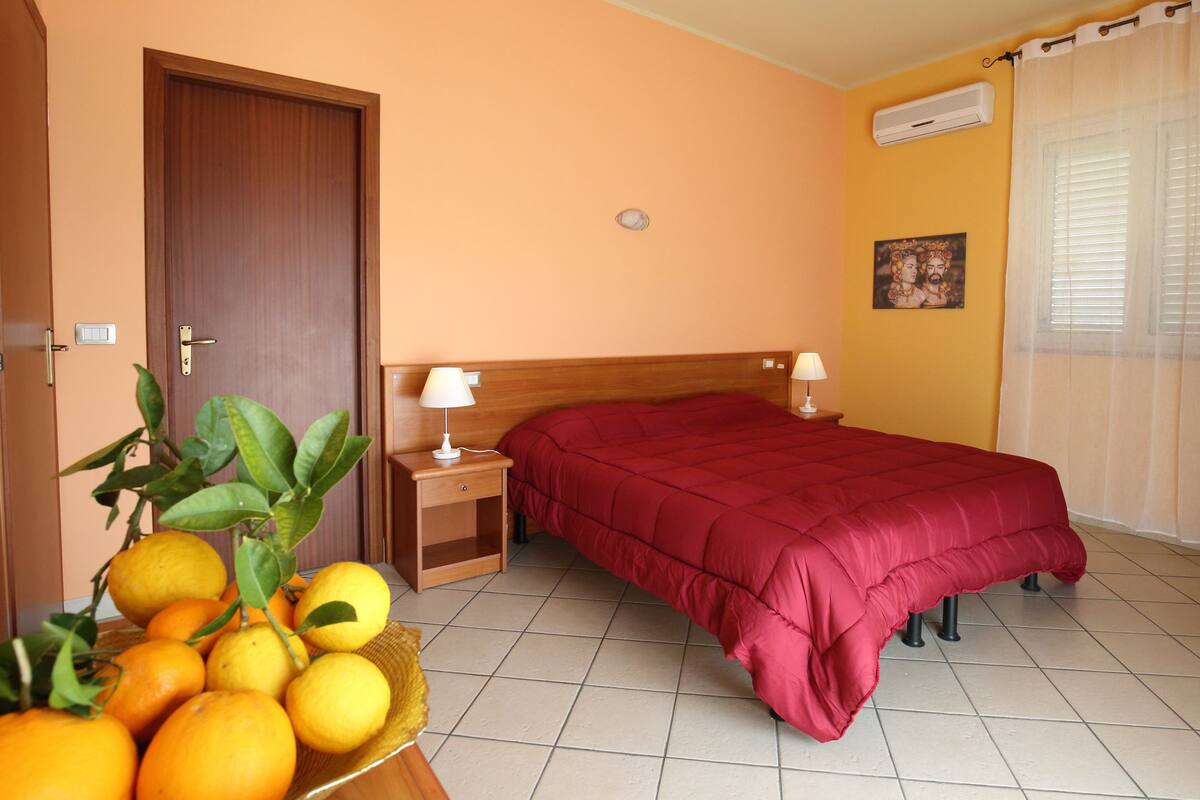 Basic Double Room, Balcony (Mandarino) | Desk, cribs (surcharge), WiFi (free), bed sheets