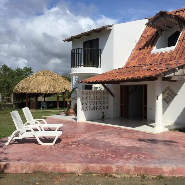 Área de estar no saguão