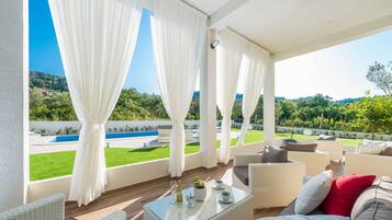 Außenpool (je nach Saison geöffnet), Cabañas (kostenlos), Liegestühle