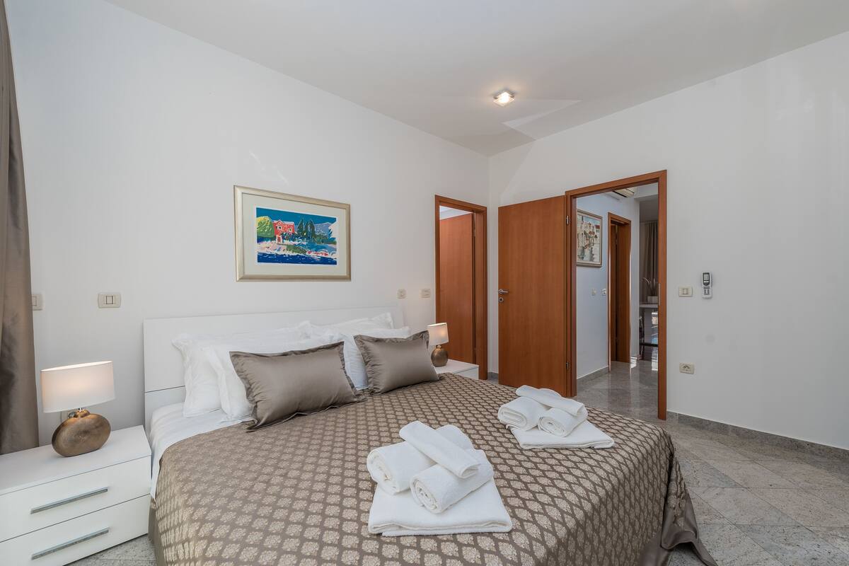 Deluxe Apartment, Sea View | Desk, blackout curtains, soundproofing, iron/ironing board