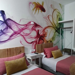 Phòng 2 giường đơn Tiêu chuẩn, 2 giường đơn | Trang trí khác biệt, bàn, khu vực làm việc phù hợp cho laptop 