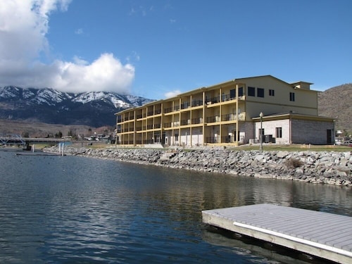 Howards On The River