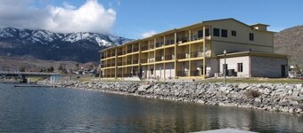 Howards On The River