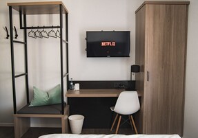 Single Room, Balcony | In-room safe, desk, blackout drapes, free WiFi