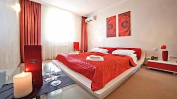 Premium bedding, in-room safe, desk, blackout curtains
