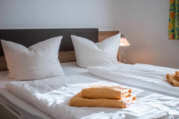 Chambre Double Confort, vue vallée | Literie de qualité supérieure, couette en duvet d'oie, bureau
