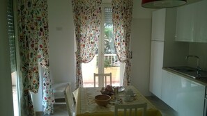 Fridge, stovetop, coffee/tea maker, cookware/dishes/utensils