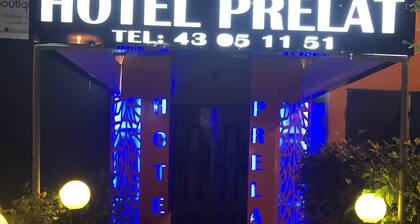 Les Chambres Du Prélat