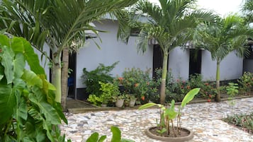 Classic-Zimmer, 1 Queen-Bett, Nichtraucher, mit Bad | Blick auf den Garten