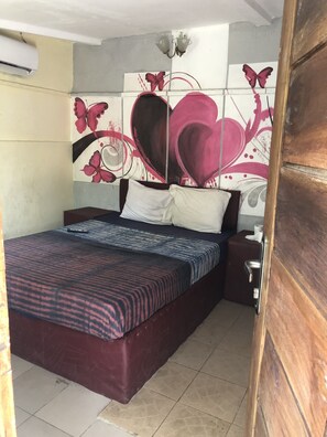 Classic Room, 1 Queen Bed, Non Smoking, Ensuite