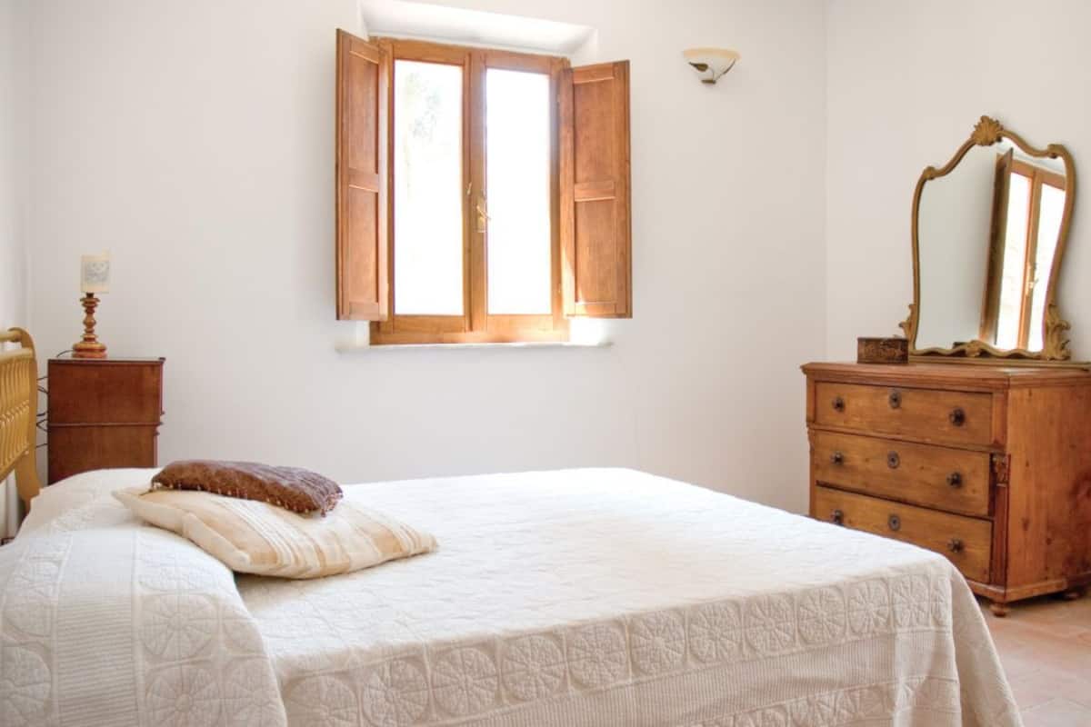 Apartment, 1 Bedroom, Patio | Blackout curtains, cots/infant beds, free WiFi, bed sheets