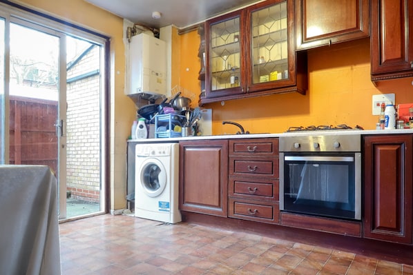 Double Room, 1 Double Bed | Private kitchen