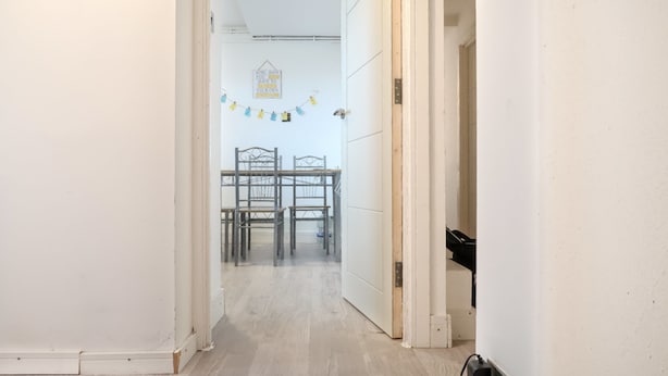 Living area - Oban Street Deluxe Guest Room (London)