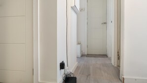 Hallway - Oban Street Deluxe Guest Room (London)