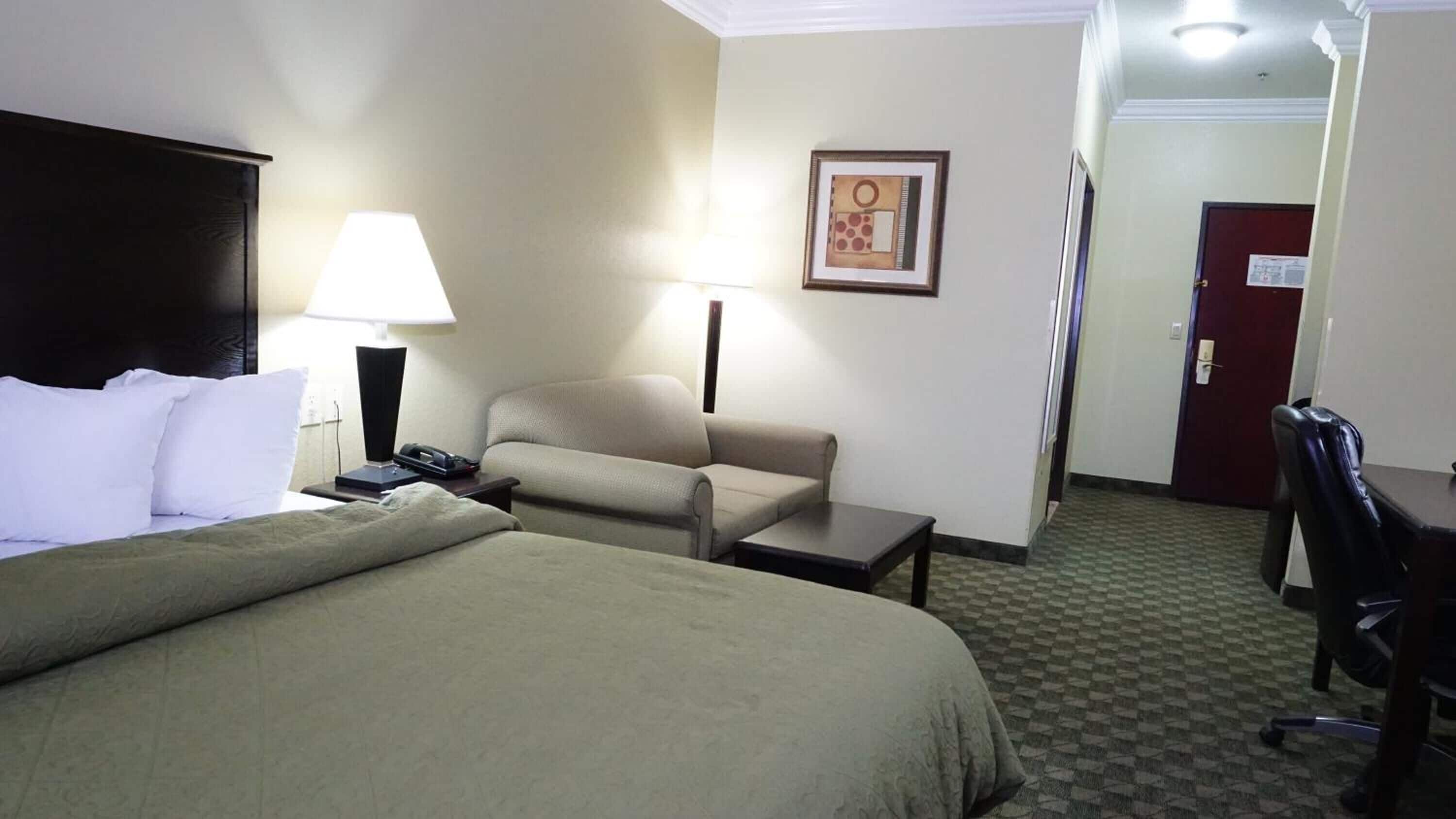 in-room safe, desk, laptop workspace, blackout curtains