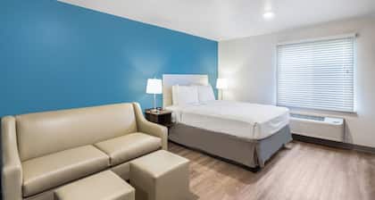 WoodSpring Suites Chicago Addison