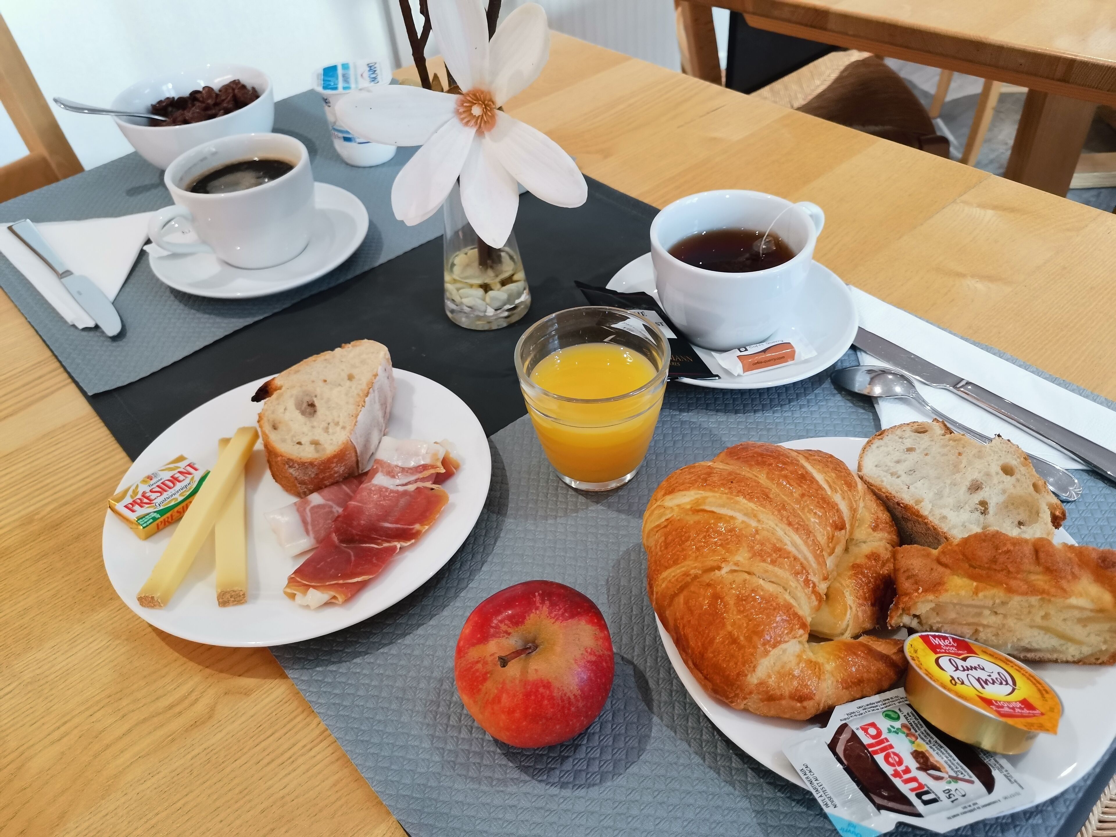 daily buffet breakfast (eur 12 per person)
