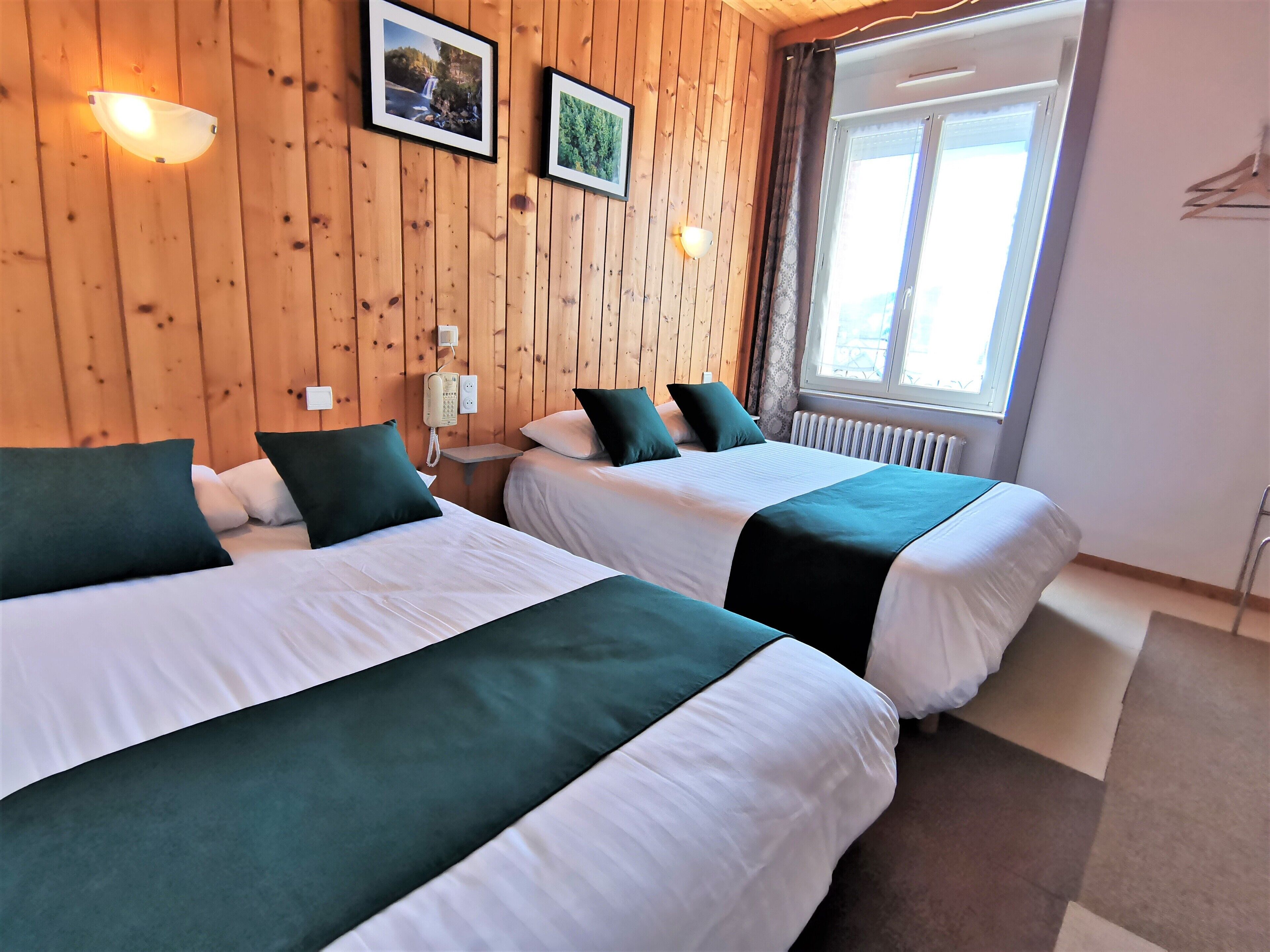 classic quadruple room | 1 bedroom, premium bedding, individually decorated