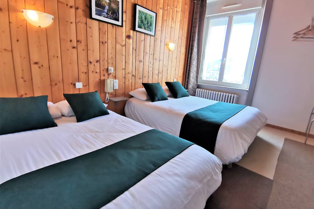 classic quadruple room | 1 bedroom, premium bedding, individually decorated