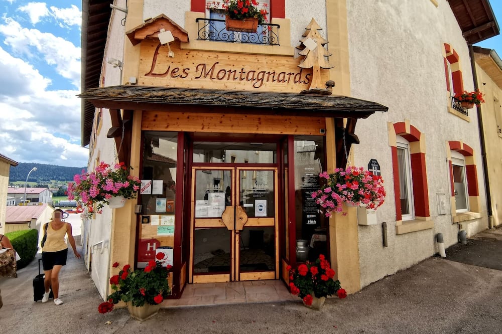 Hotel Les Montagnards