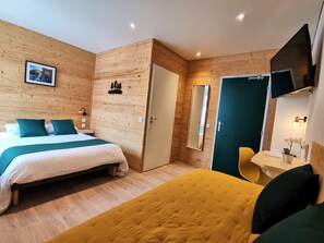 Quarto triplo conforto | Roupas de cama premium, individualmente decorados