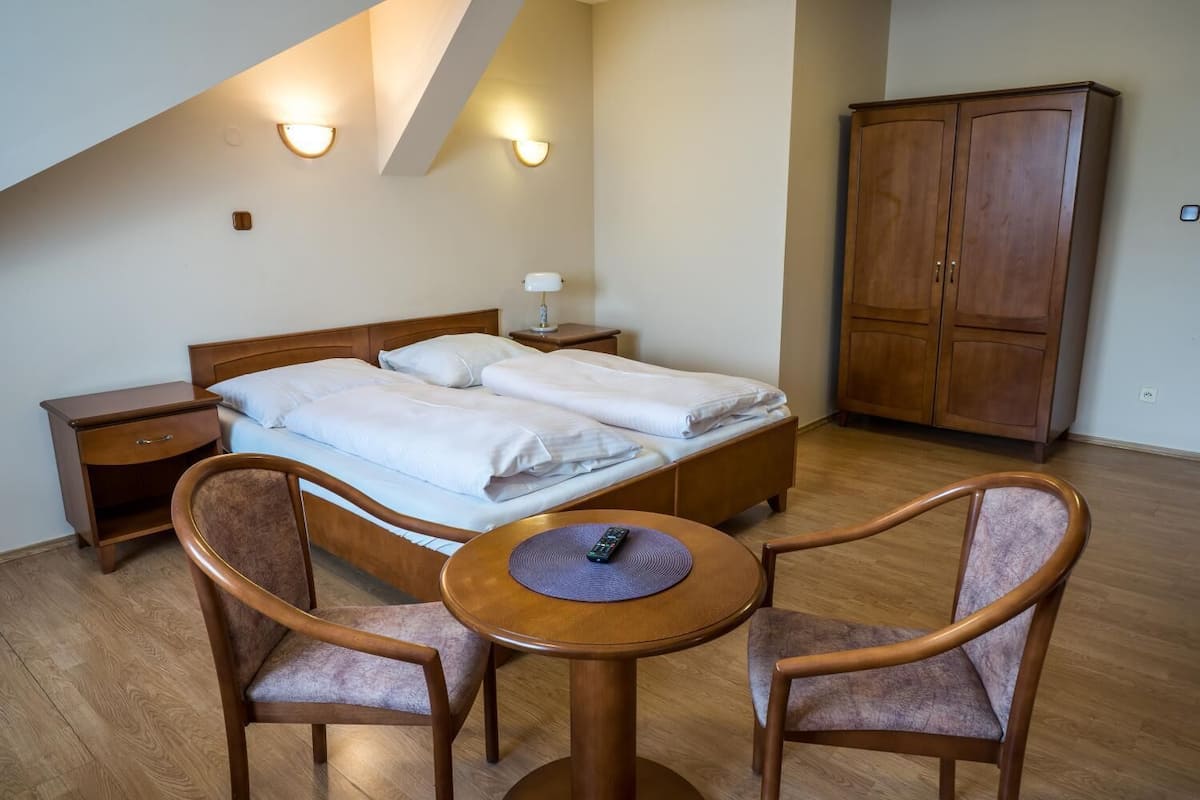 Deluxe Room, 1 Double Bed | 1 bedroom, desk, laptop workspace, blackout drapes