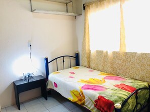 Economy Single Room, Shared Bathroom | Individually decorated, individually furnished, free WiFi