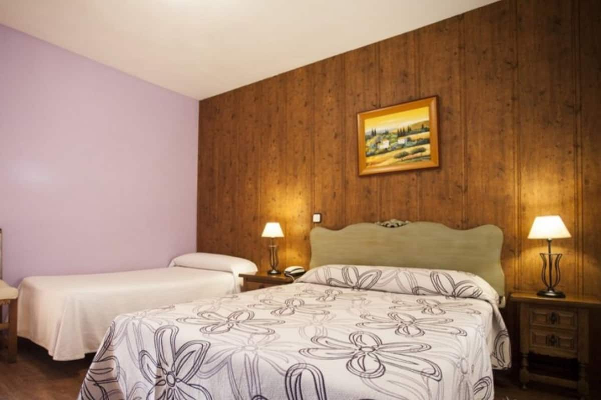 Triple Room | Bed sheets