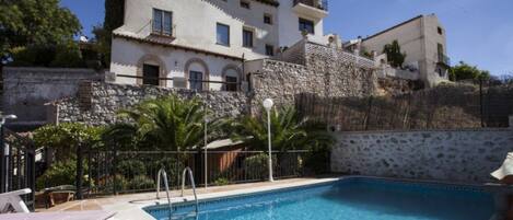 Sæsonbestemt udendørs pool