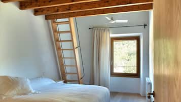 Family Apartment, 2 Bedrooms, Mountain View | Individually decorated, individually furnished, laptop workspace