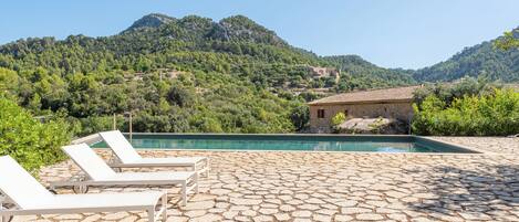 Outdoor pool, pool loungers