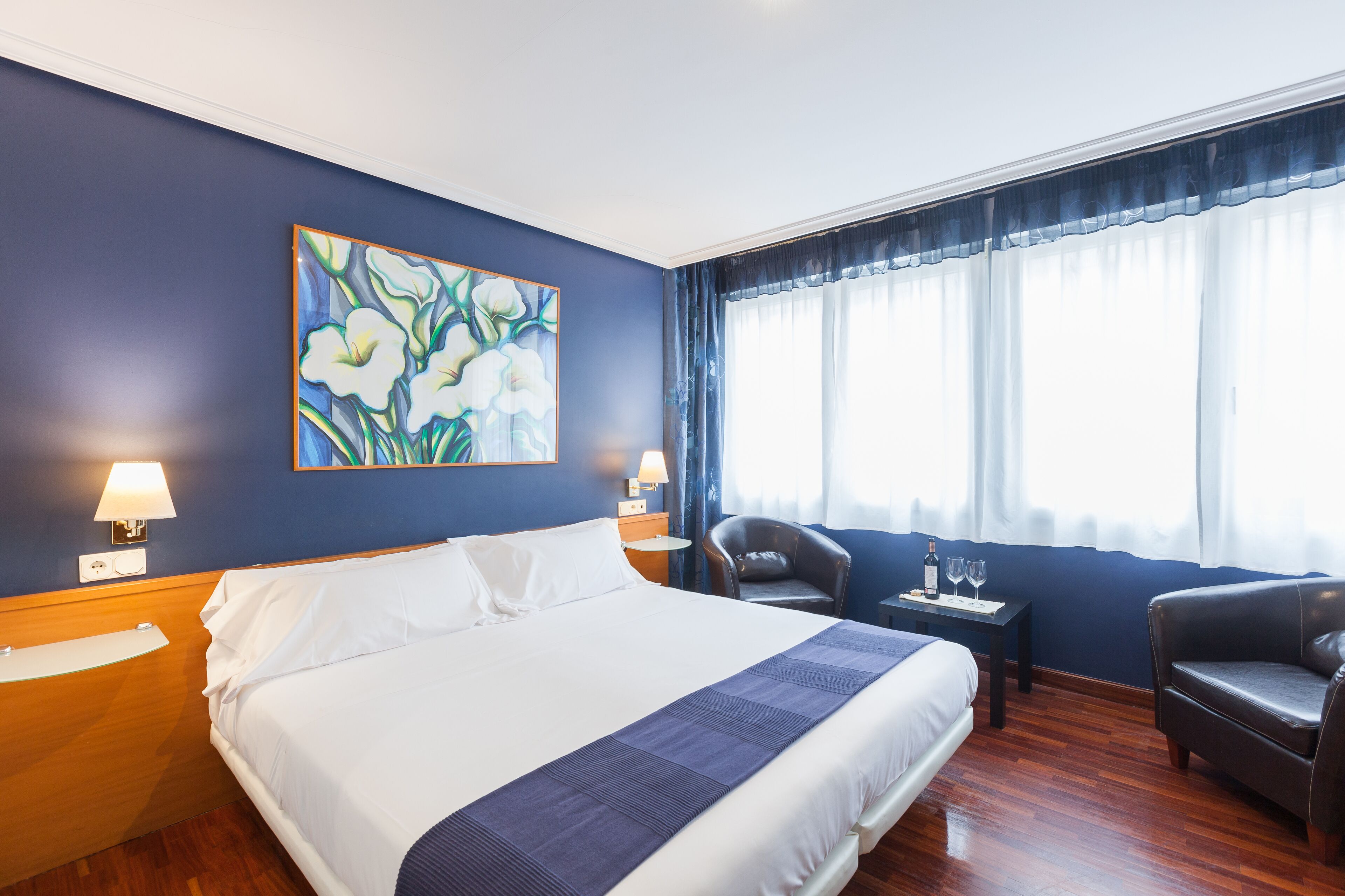 Desk, cribs/infant beds, rollaway beds, free WiFi