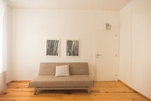 Superior Apartment, 2 Bedrooms, River View | Soundproofing, iron/ironing board, free cribs/infant beds, free WiFi - Citybreak Apartments Douro View (Porto)